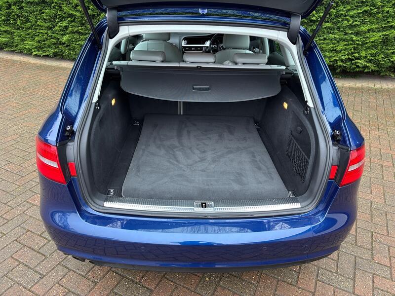 AUDI A4 AVANT