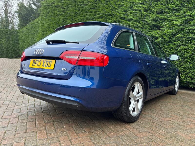 AUDI A4 AVANT