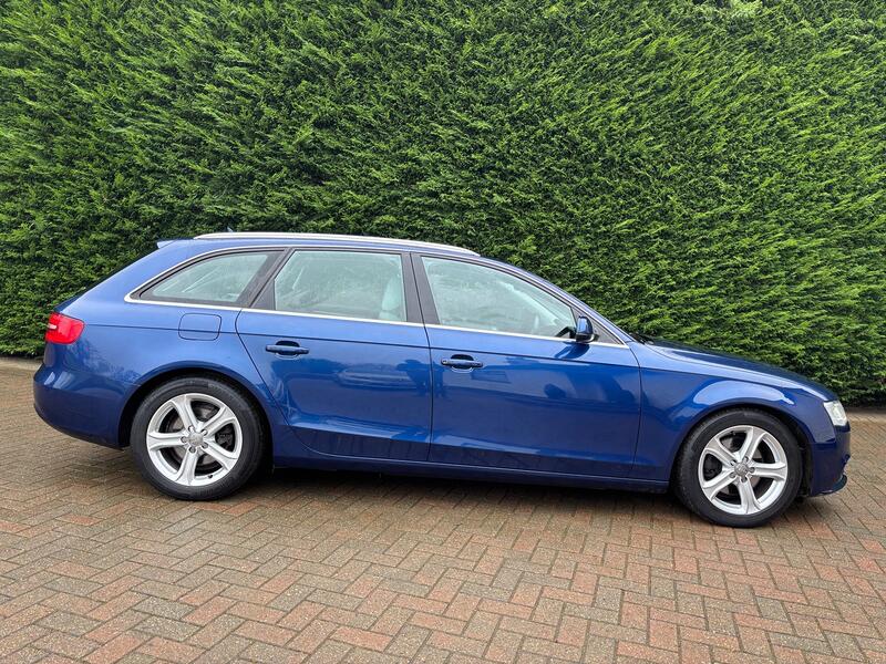 AUDI A4 AVANT