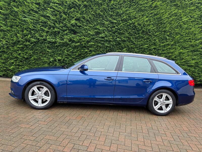AUDI A4 AVANT