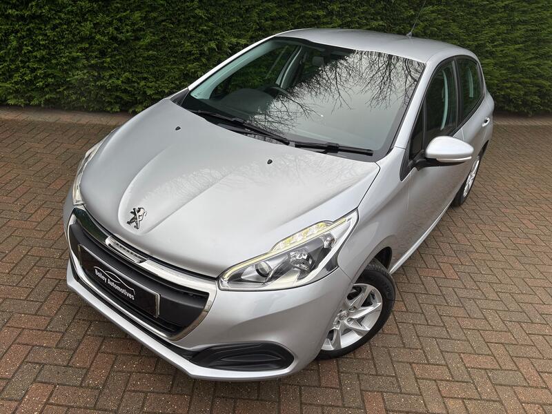 View PEUGEOT 208 1.2 PureTech Active