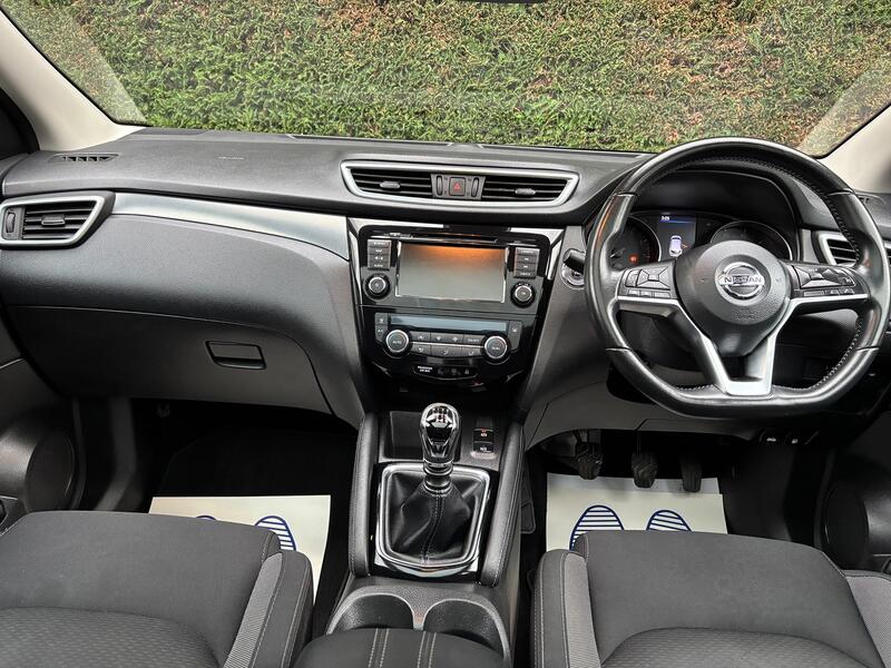 View NISSAN QASHQAI 1.3 DIG-T N-Connecta