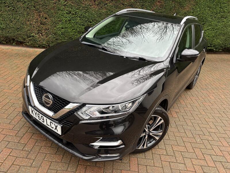 View NISSAN QASHQAI 1.3 DIG-T N-Connecta