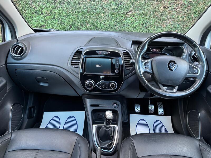 View RENAULT CAPTUR 1.2 Signature X Nav TCe 120