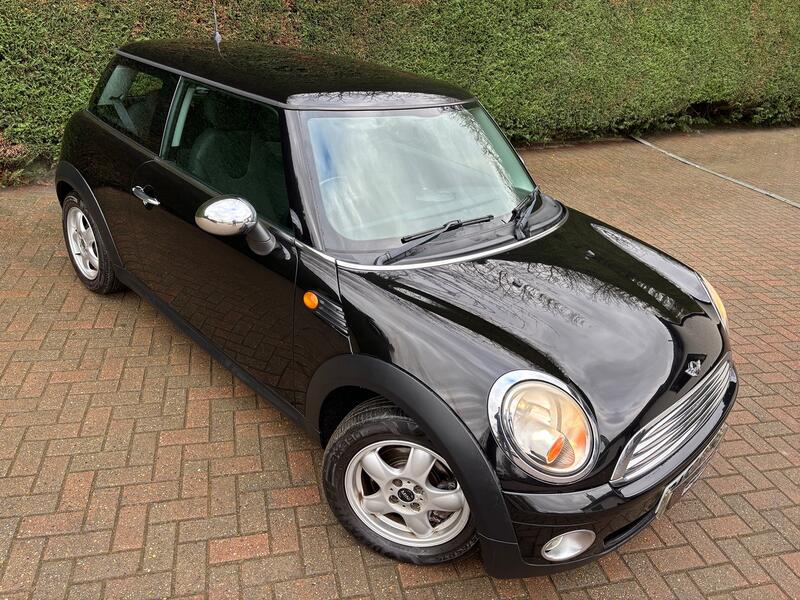 View MINI HATCH 1.6 Cooper Hatch