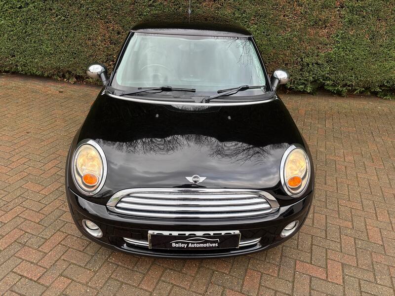 MINI HATCH