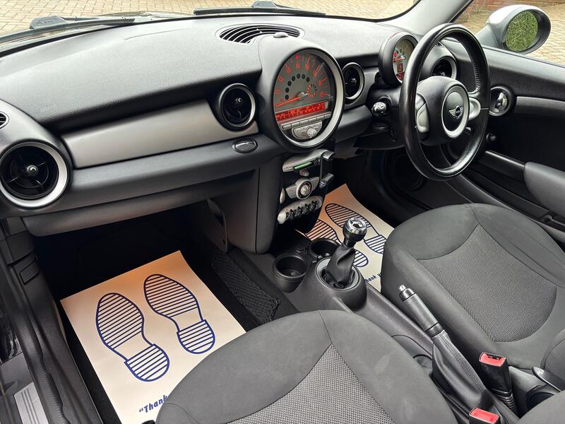 MINI HATCH