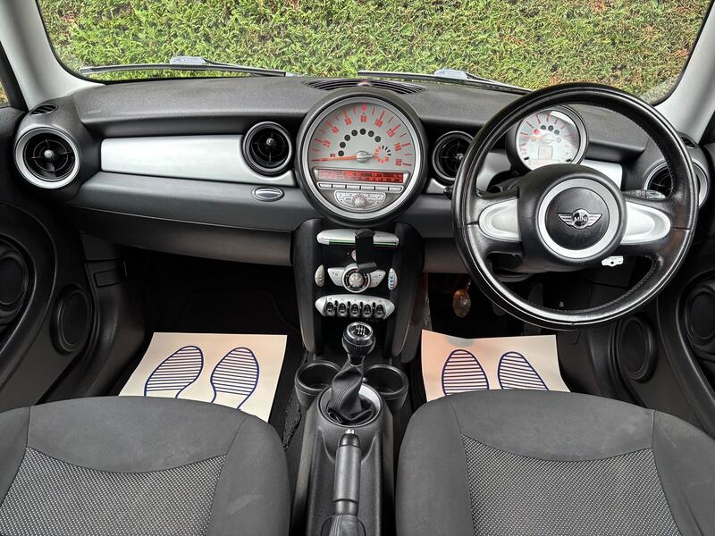 View MINI HATCH 1.6 Cooper Hatch