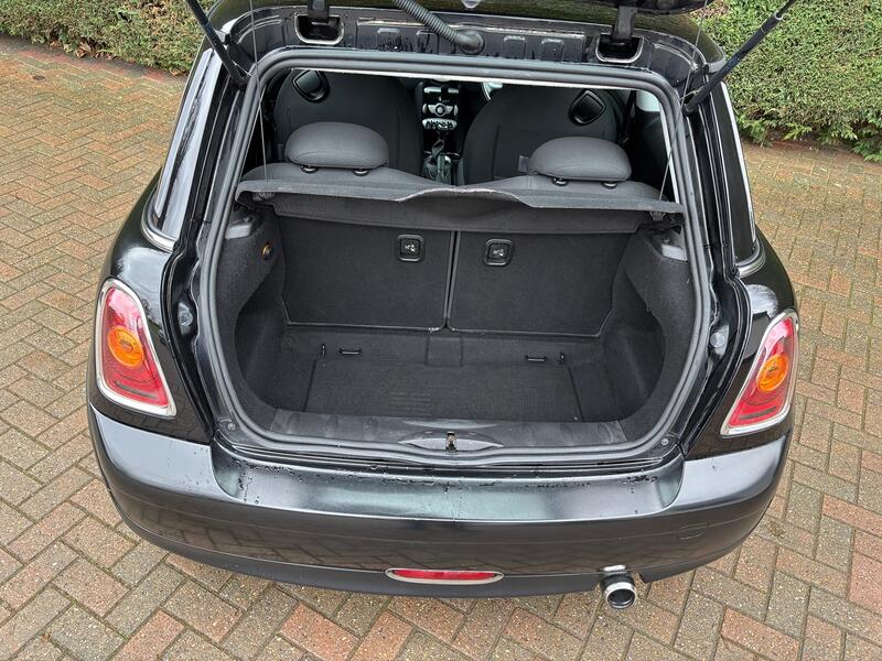 MINI HATCH