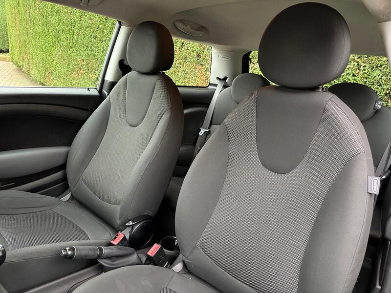 MINI HATCH