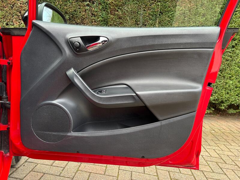 SEAT IBIZA