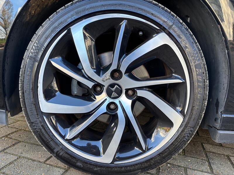 DS AUTOMOBILES DS 3