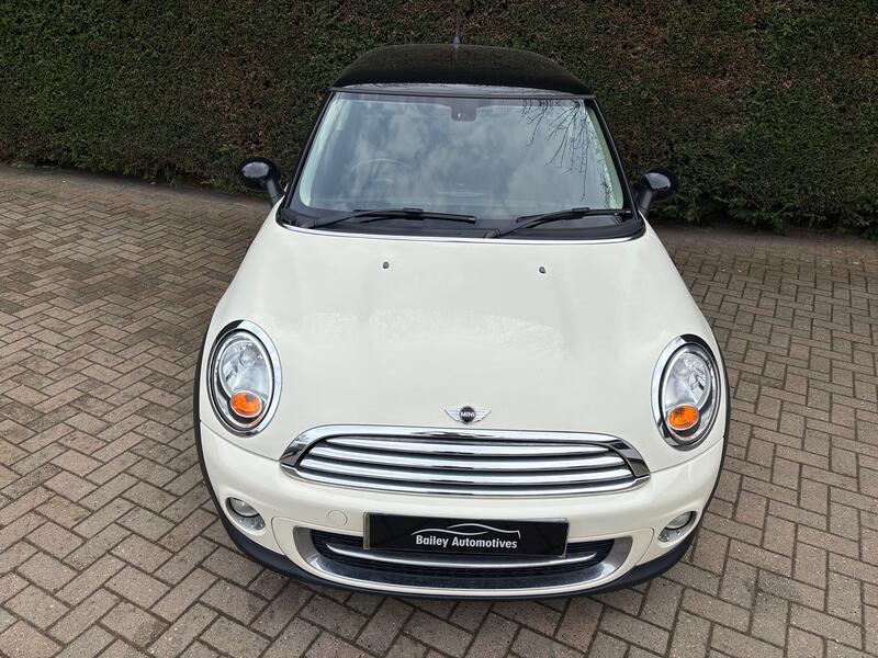 MINI HATCH
