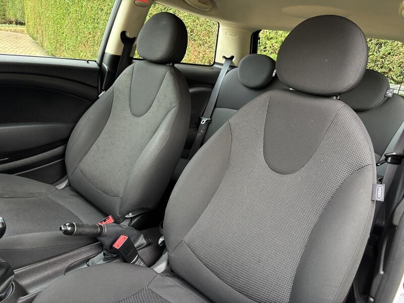MINI HATCH
