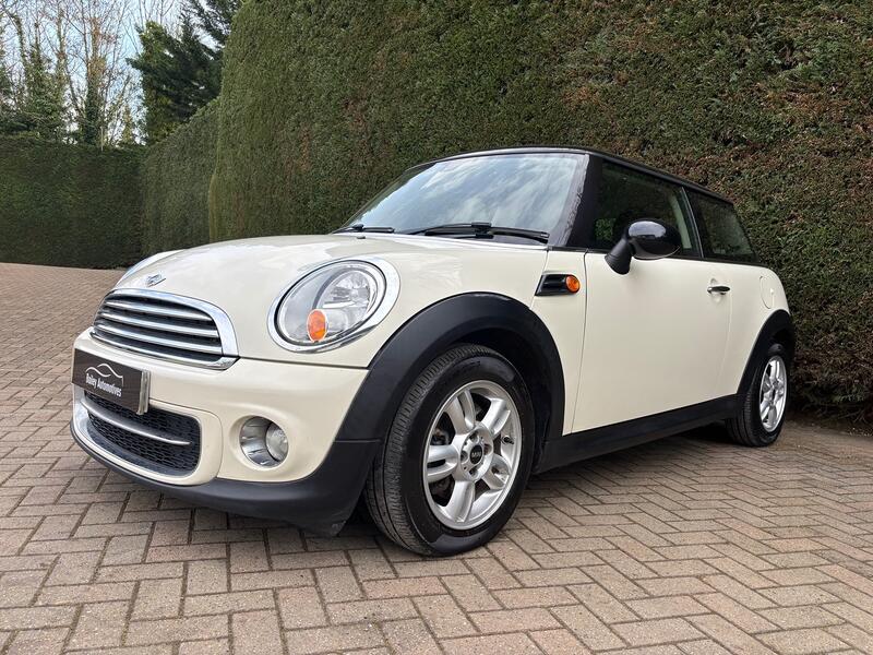 MINI HATCH
