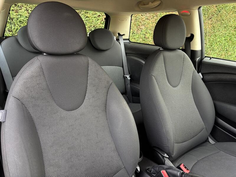 MINI HATCH
