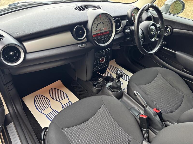 MINI HATCH