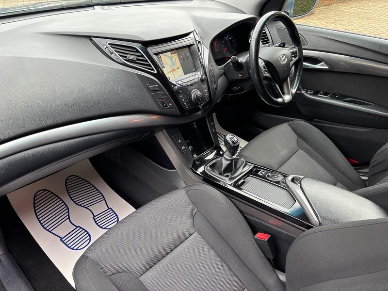 HYUNDAI I40