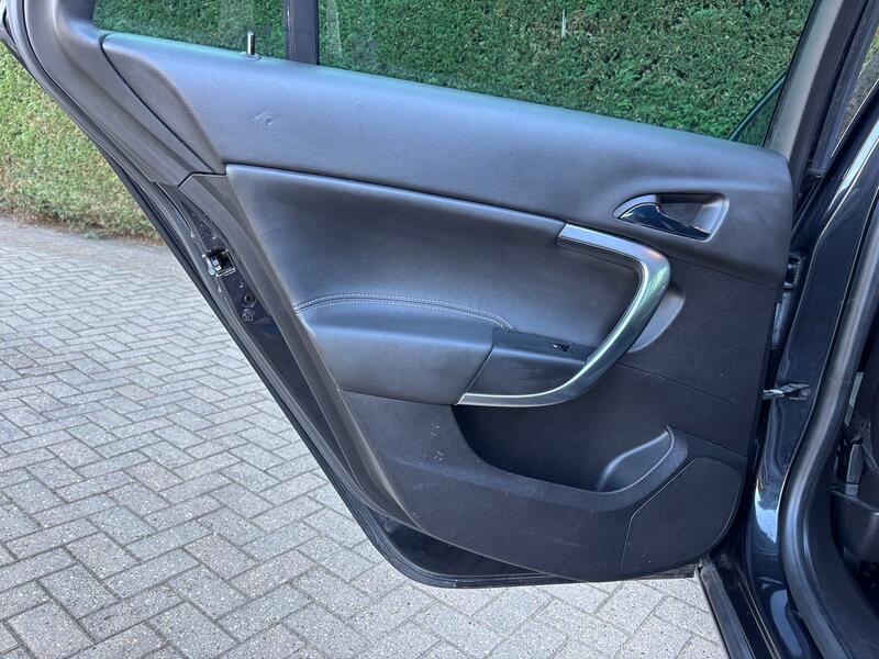 VAUXHALL INSIGNIA