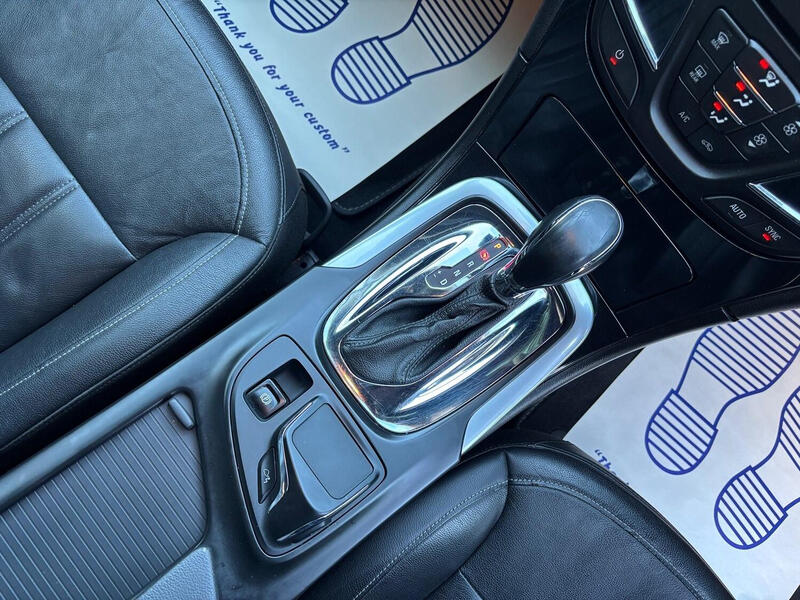 VAUXHALL INSIGNIA