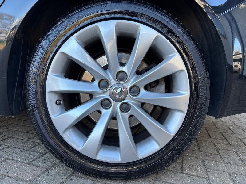 VAUXHALL INSIGNIA
