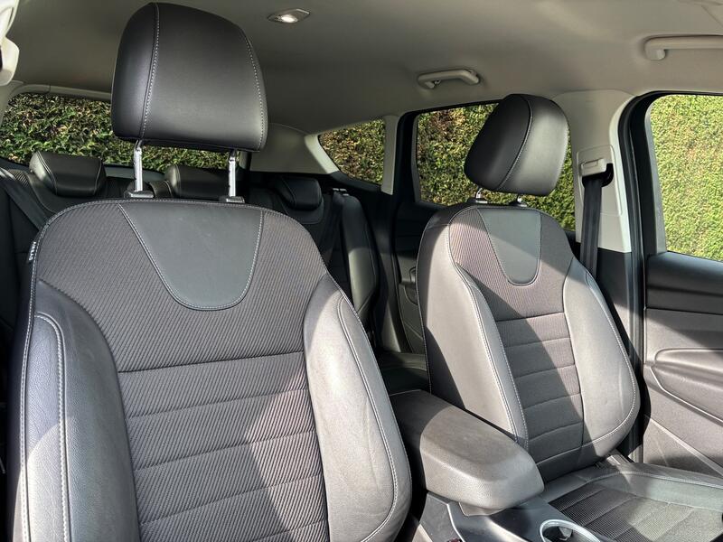 FORD KUGA