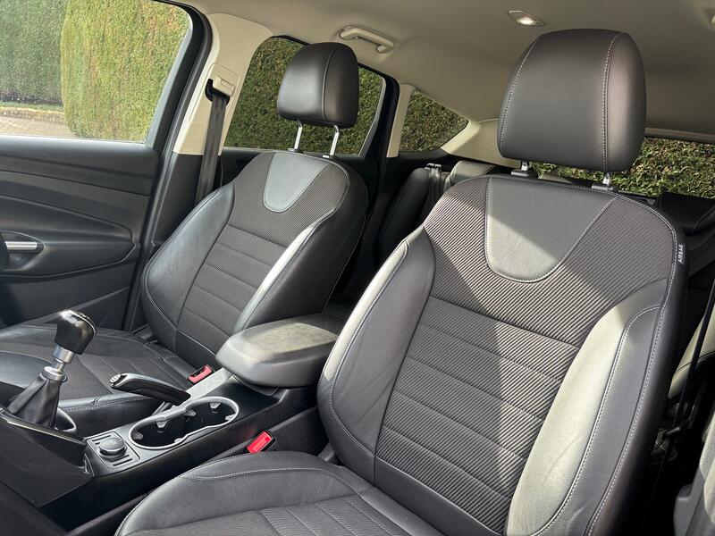 FORD KUGA