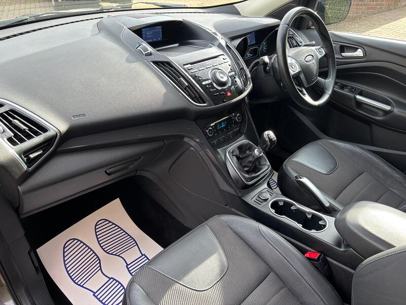 FORD KUGA