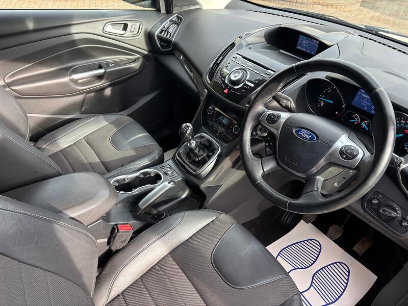 FORD KUGA