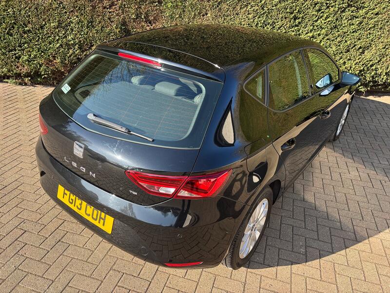 SEAT LEON