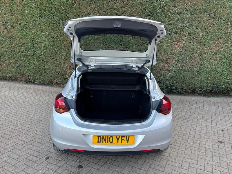 VAUXHALL ASTRA