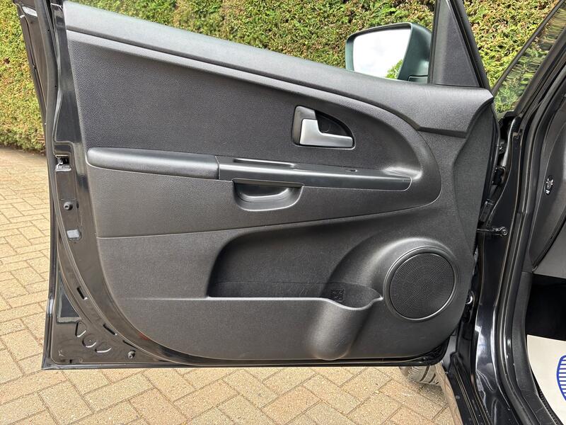 KIA VENGA