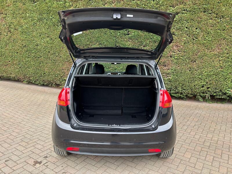 KIA VENGA