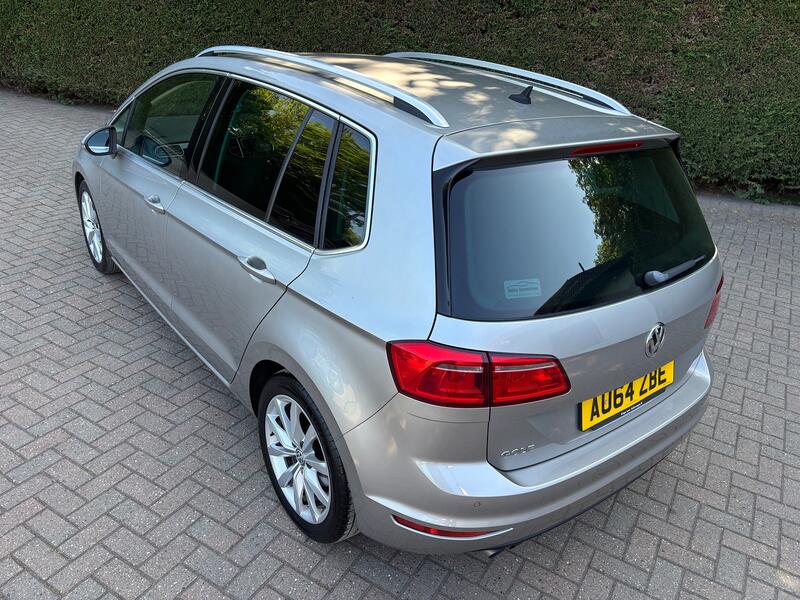 VOLKSWAGEN GOLF SV