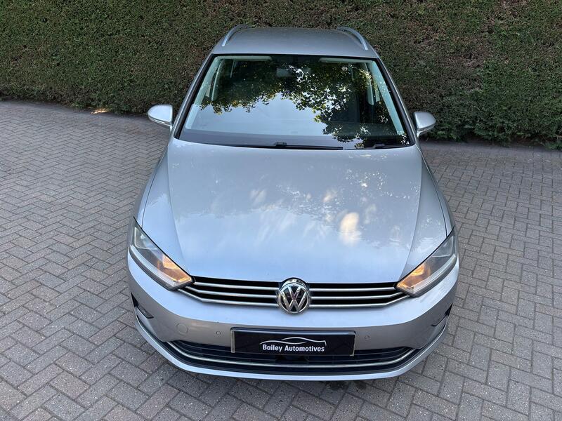 VOLKSWAGEN GOLF SV