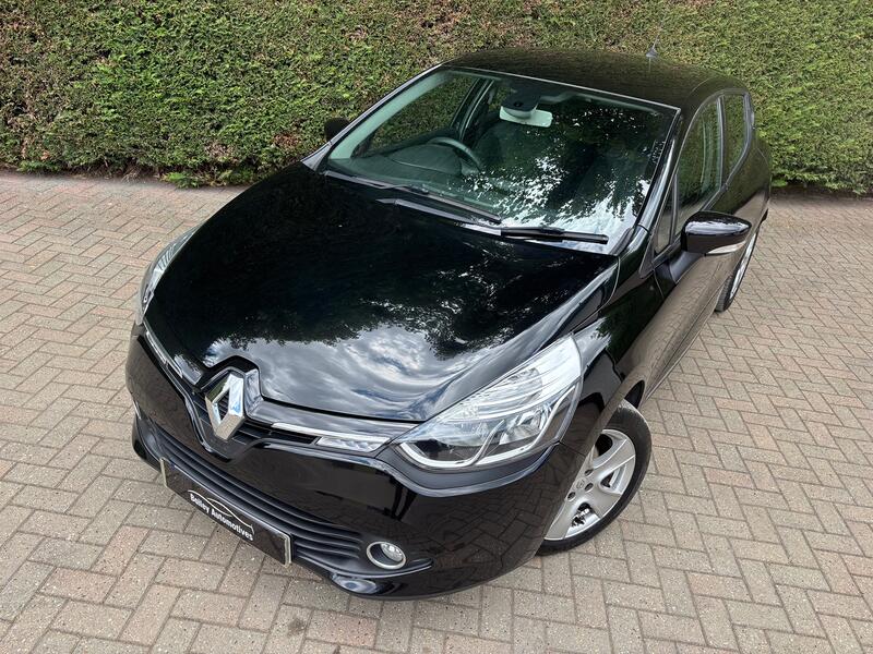 View RENAULT CLIO 1.5 Dynamique MediaNav dCi 90 Stop & Start