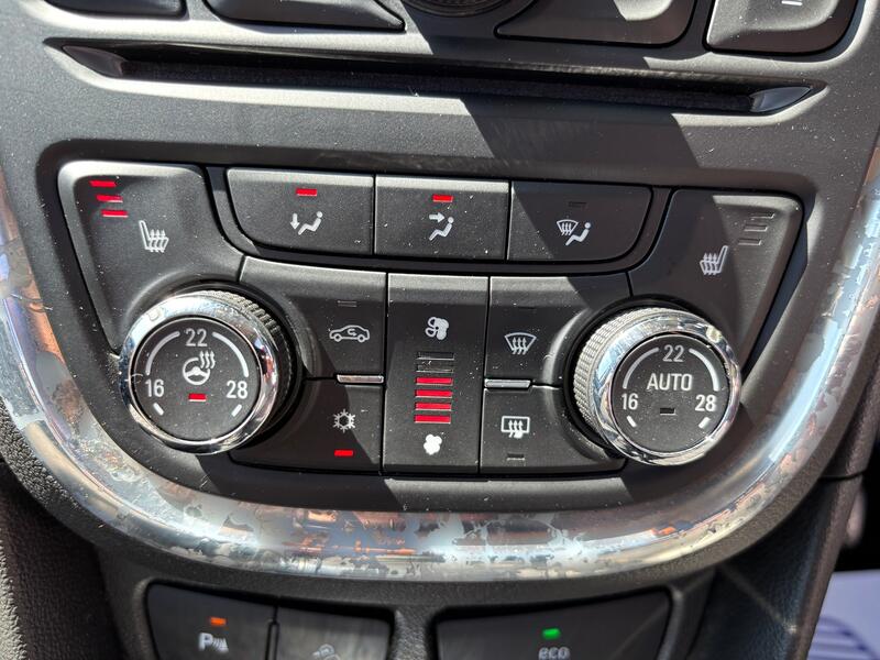 VAUXHALL MOKKA