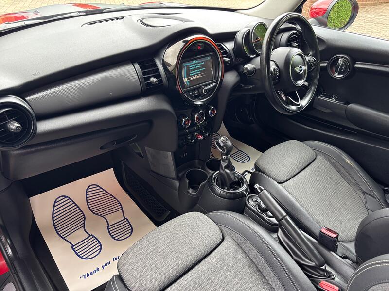 MINI HATCH