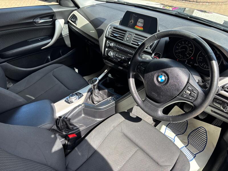 BMW 1 SERIES
