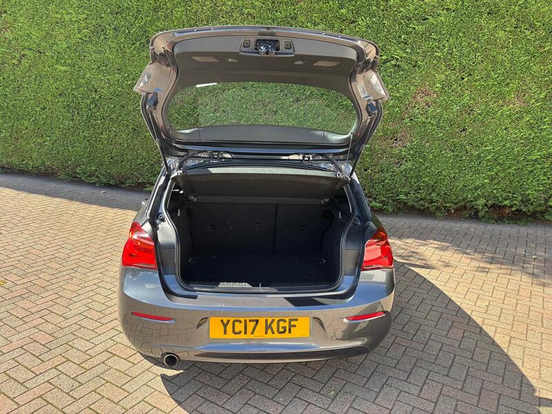 BMW 1 SERIES