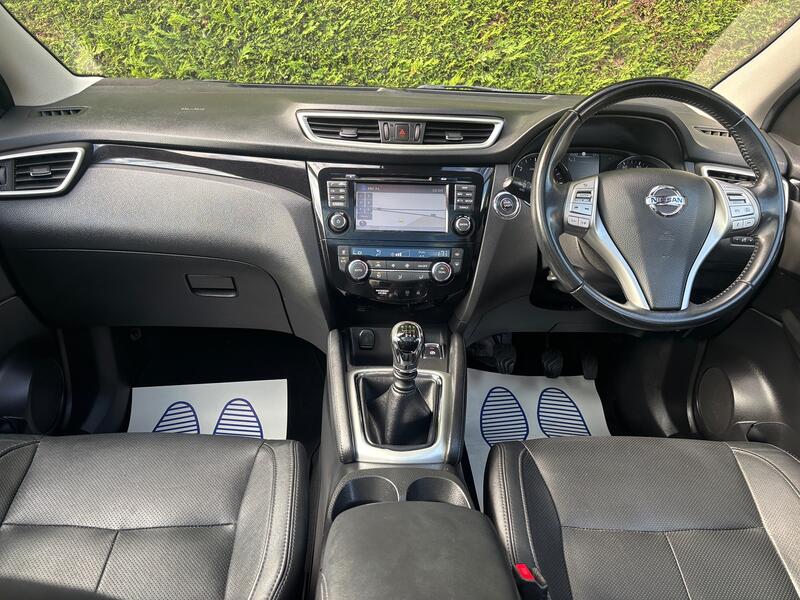 View NISSAN QASHQAI 1.5 dCi Tekna